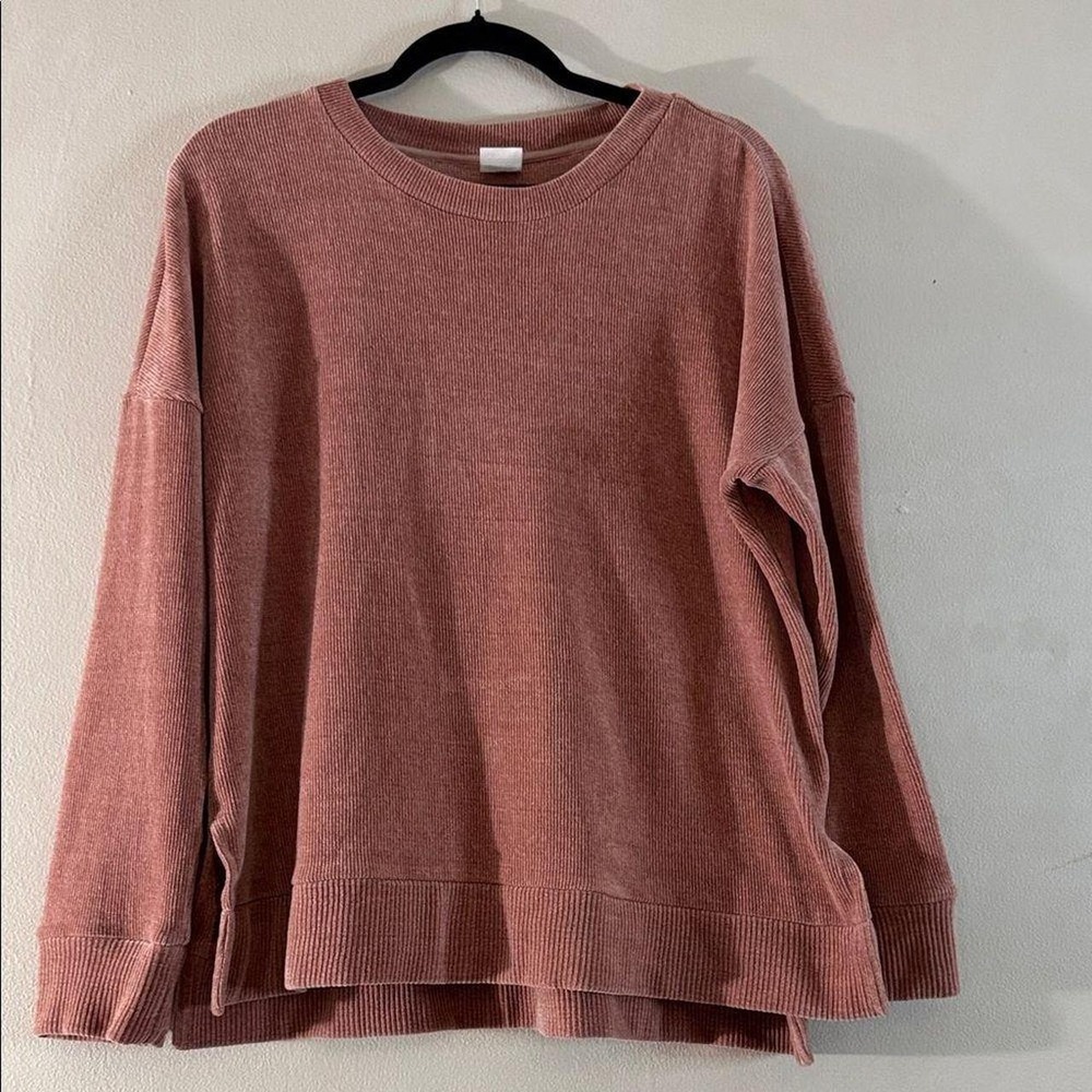 Cozy and soft Jockey ribbed knit pullover, size Large. This long sleeve top f...
